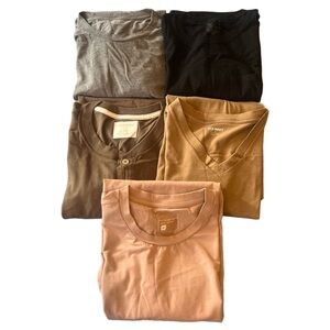 5 Men’s Tees Old Navy Hollister Fruit of the Loom Sizes XL/L